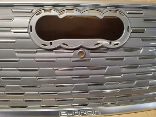  Решетка радиатора Audi E-Tron Арт AL13464079723_2, вид 3