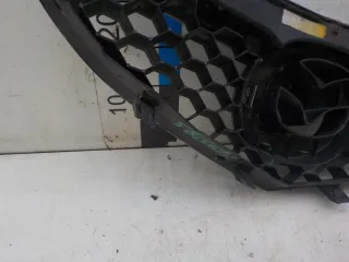 BN8V50711 Решетка радиатора Mazda 3 BK Арт 769983, вид 4