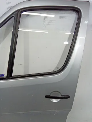  Стекло двери передней левой Mercedes Sprinter W906 Арт 99874
