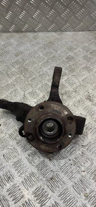  кулак левый Renault Logan 1 Арт 86567