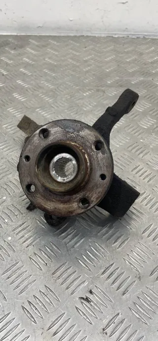  кулак поворотный левый Renault Logan 1 Арт 85994
