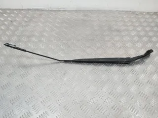 80017607 Щеткодержатель (поводок стеклоочистителя, дворник) Nissan Qashqai 1  Арт 84241