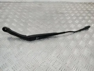 80017587 Щеткодержатель (поводок стеклоочистителя, дворник) Nissan Qashqai 1  Арт 84240