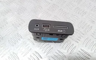 68206384AC Разъем AUX / USB Dodge Challenger 3 Арт 2_70645