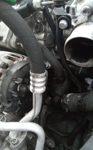 Кронштейн генератора Volkswagen Passat B6 2009г.  - Фото 2