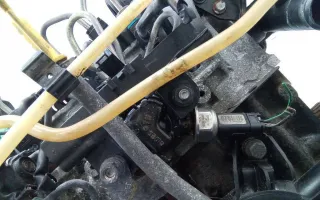 8200057345 топливная рампа Renault Kangoo 1 Арт 2_42317