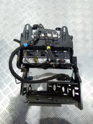 4F0035541L Блок радио Audi A4 B7 Арт 2_26072, вид 3