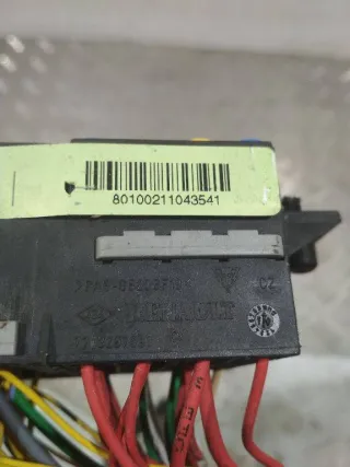 7703297597 Блок предохранителей Renault Clio 3 Арт 2_16021, вид 2