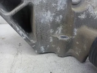 Кронштейн генератора BMW X5 E70 2010г. 11167802639 - Фото 2