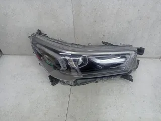81110YP450 Фара правая Toyota Hilux 8 Арт 4-102