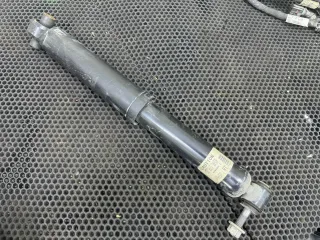 56210HV03A амортизатор Nissan Qashqai 2 restailing Арт 68-25
