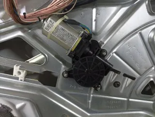 81288016143 моторчик стеклоподъемника передний правый MAN TGL Арт 3_3049, вид 1