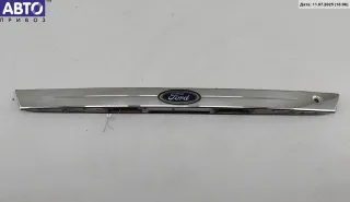 98AB143404AB Накладка подсветки номера Ford Focus 1 Арт 55099409, вид 1