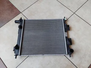 25310-B9000 Радиатор (основной) Hyundai i10 2 Арт e7068093, вид 1