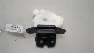 6935002090 Замок крышки багажника Toyota Yaris 3 Арт 20424044, вид 1