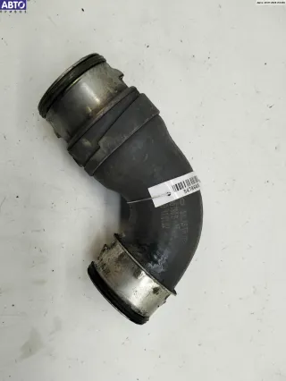 1T0145790B Патрубок турбины Skoda Octavia A5 restailing 1.9л TD Арт 54786406