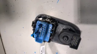 Кнопка стеклоподъемника переднего правого Renault Master 3 Арт 20416229