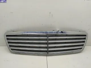 2038800133 Решетка радиатора Mercedes C W203 Арт 55070547, вид 1