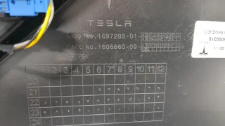 160866000 Обшивка двери передней правой (дверная карта) Tesla model Y Арт 20065664, вид 4