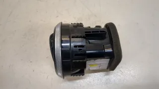 S1005638D Дефлектор обдува салона Audi A3 8V Арт 20079138, вид 2