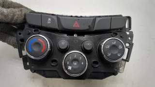  Кнопка аварийки Chevrolet Trax Арт 11412337