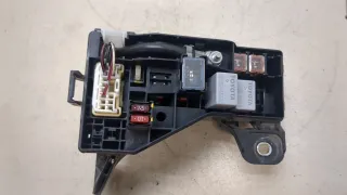 8274105040 Блок предохранителей Toyota Avensis 2 Арт 20232692, вид 1