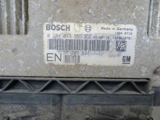 0281013593 Блок управления двигателем Opel Zafira B Арт e7837577, вид 2