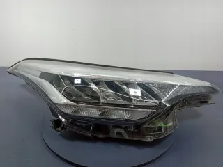 81110-F4180 Фара правая Toyota C-HR Арт e10673352, вид 1