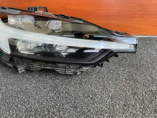 32338981 Фара правая Volvo XC60 2 Арт e10679466, вид 2