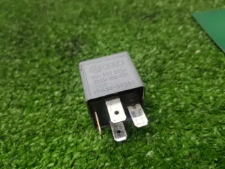 8D0951253A Реле Audi A8 D3 (S8) Арт 2-23418, вид 3