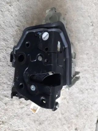 4G0839015C Замок двери Audi Q7 4M Арт 2-40717
