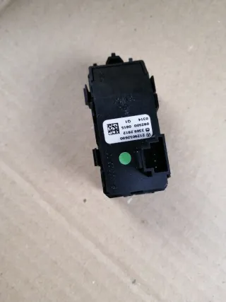 A2129052600 Кнопка аварийки Mercedes E W212 Арт 2-51130, вид 2