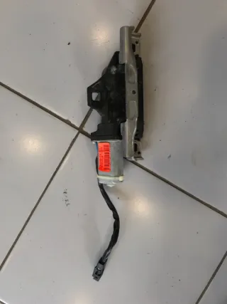 67107114613 Доводчик крышки багажника BMW X6 E71/E72 Арт 2-136464, вид 1