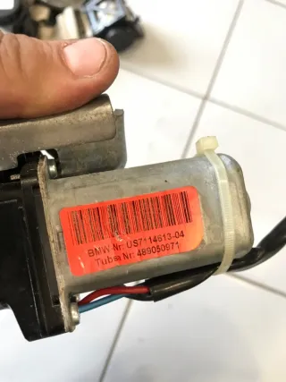 67107114613 Доводчик крышки багажника BMW X6 E71/E72 Арт 2-136464, вид 3