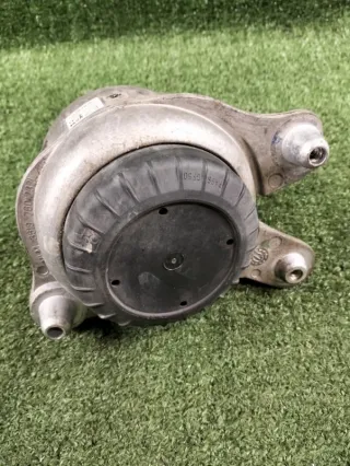 A2052406617 Подушка крепления двигателя Mercedes C W205 Арт 2-173863, вид 2