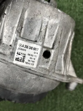 A2052406617 Подушка крепления двигателя Mercedes C W205 Арт 2-173863, вид 3