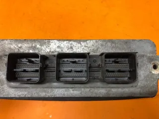 8L8A-12A650-ADB Блок управления двигателем Ford Escape 2 Арт 2-183043, вид 3