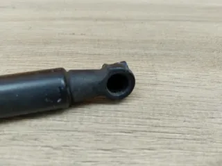90450jd01b Амортизатор крышки багажника (3-5 двери) Nissan Qashqai 1  Арт 2-184563, вид 3