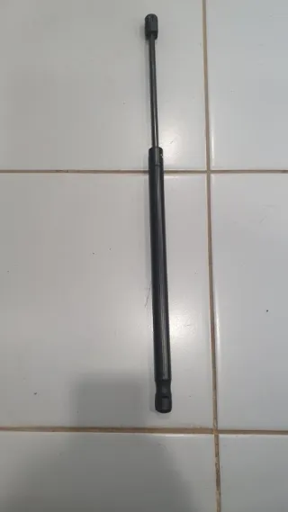 5C6827550A Амортизатор крышки багажника (3-5 двери) Volkswagen Jetta 5 Арт 2-243243, вид 1