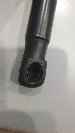 5C6827550A Амортизатор крышки багажника (3-5 двери) Volkswagen Jetta 5 Арт 2-243243, вид 2