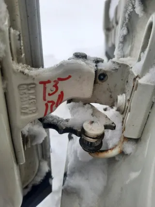 7h0 Петля нижняя передней левой двери Volkswagen Transporter T5 Арт 2-249642, вид 1