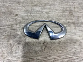 934911LA0A Эмблема крышки багажника Infiniti QX56 2 Арт 2-485449, вид 2