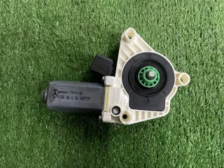 A0009066206 Моторчик стеклоподъемника Mercedes C W205 Арт 2-537020, вид 1