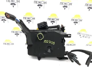 8274102050 Блок предохранителей Toyota Auris 1 Арт 2-543031, вид 4