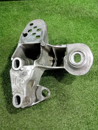 8E0199351M Кронштейн опоры двигателя Audi A4 B7 Арт 2-554051, вид 2