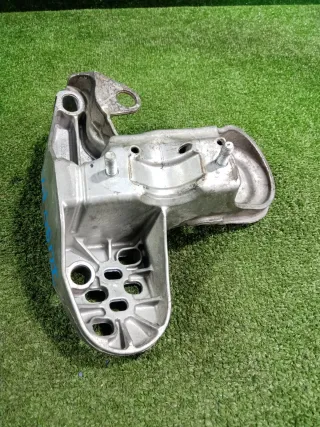8E0199351M Кронштейн опоры двигателя Audi A4 B7 Арт 2-554051, вид 5