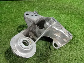 8E0199352N Кронштейн опоры двигателя Audi A4 B7 Арт 2-554120, вид 1
