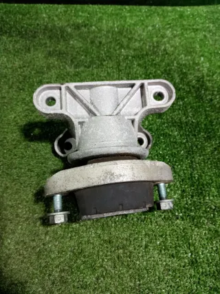 8E0399105JE Подушка акпп Audi A4 B7 Арт 2-557346, вид 1