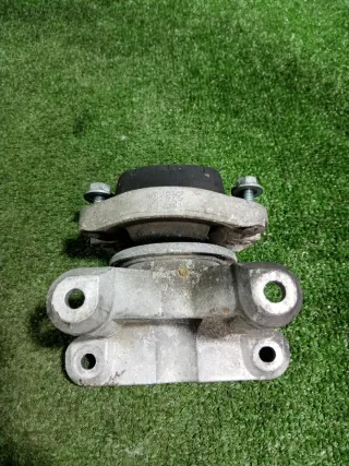 8E0399105JE Подушка акпп Audi A4 B7 Арт 2-557346, вид 3