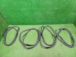 8R0831721E Уплотнитель резинка Audi Q5 1 Арт 2-557503, вид 1